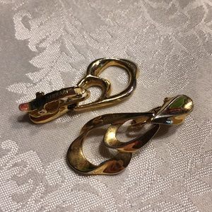 Trifari Vintage clip on Earrings